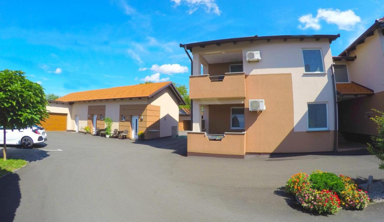 Apartments And Rooms Rea Sveti Martin Na Muri Exterior photo